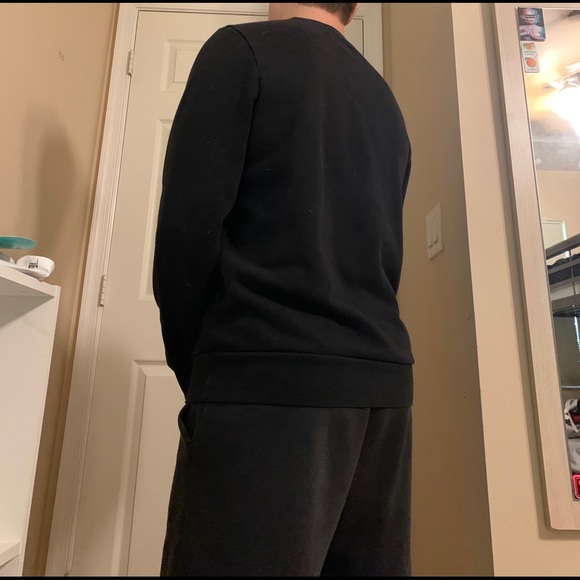 young and reckless sweater - Picture 2 of 2